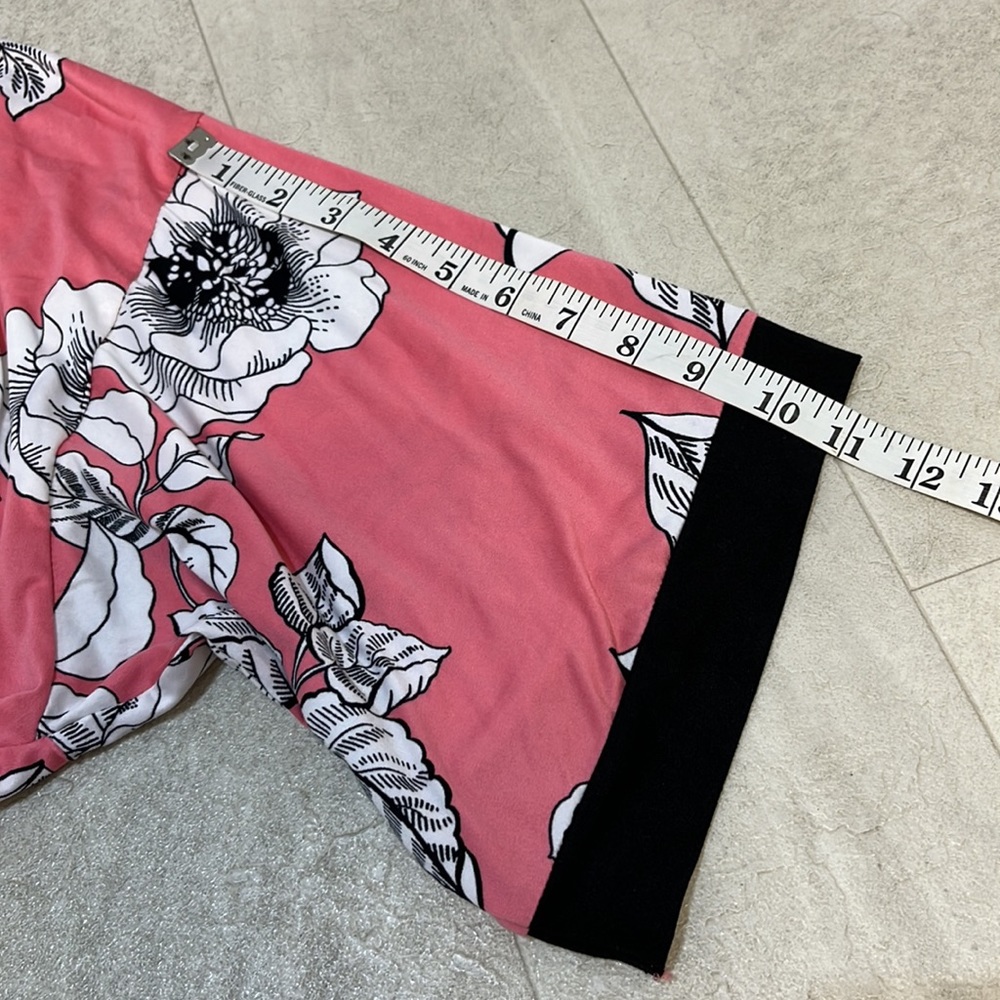 Secret Treasures Robe Sz L Pink Black Sleepwear Floral Belt Kimono - Picture 6 of 6